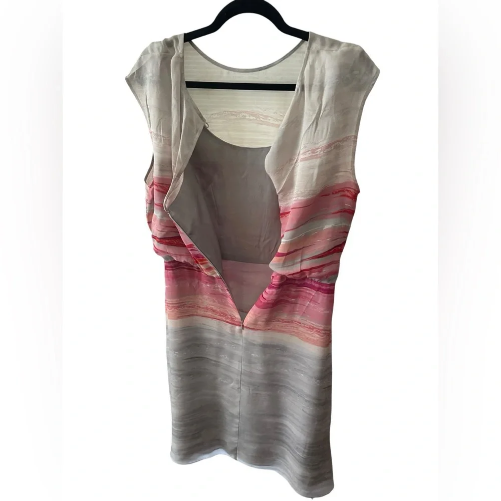 St. John 100% silk Gray Dress with Pink and Red Wave Print dress size 12 - Picture 4 of 9